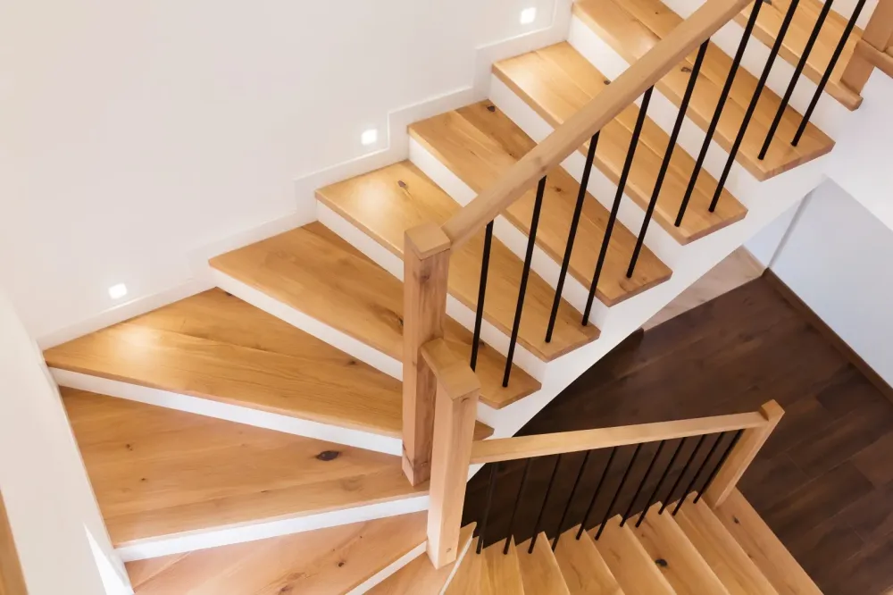 escalier en bois.webp